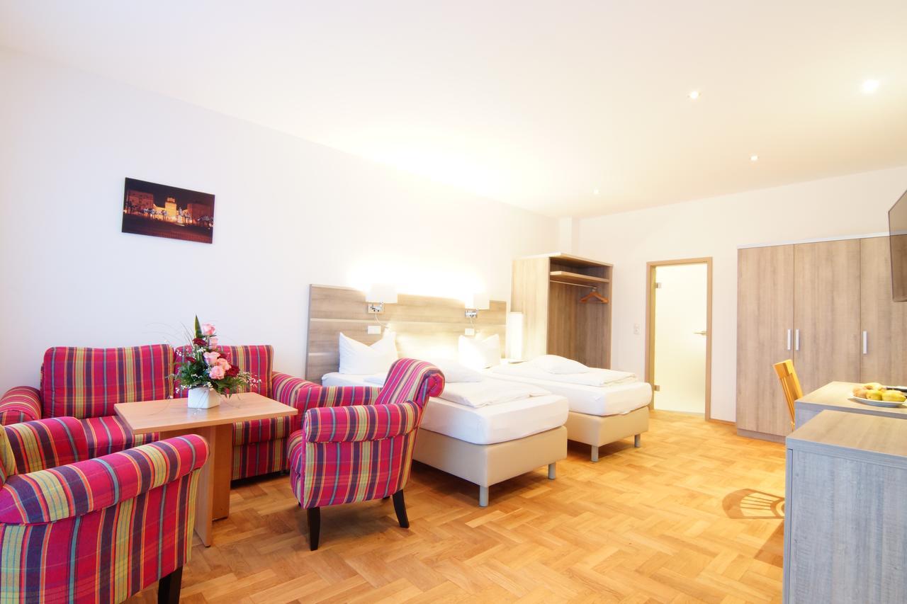 Hotel Spitzenpfeil Michelau in Oberfranken ภายนอก รูปภาพ