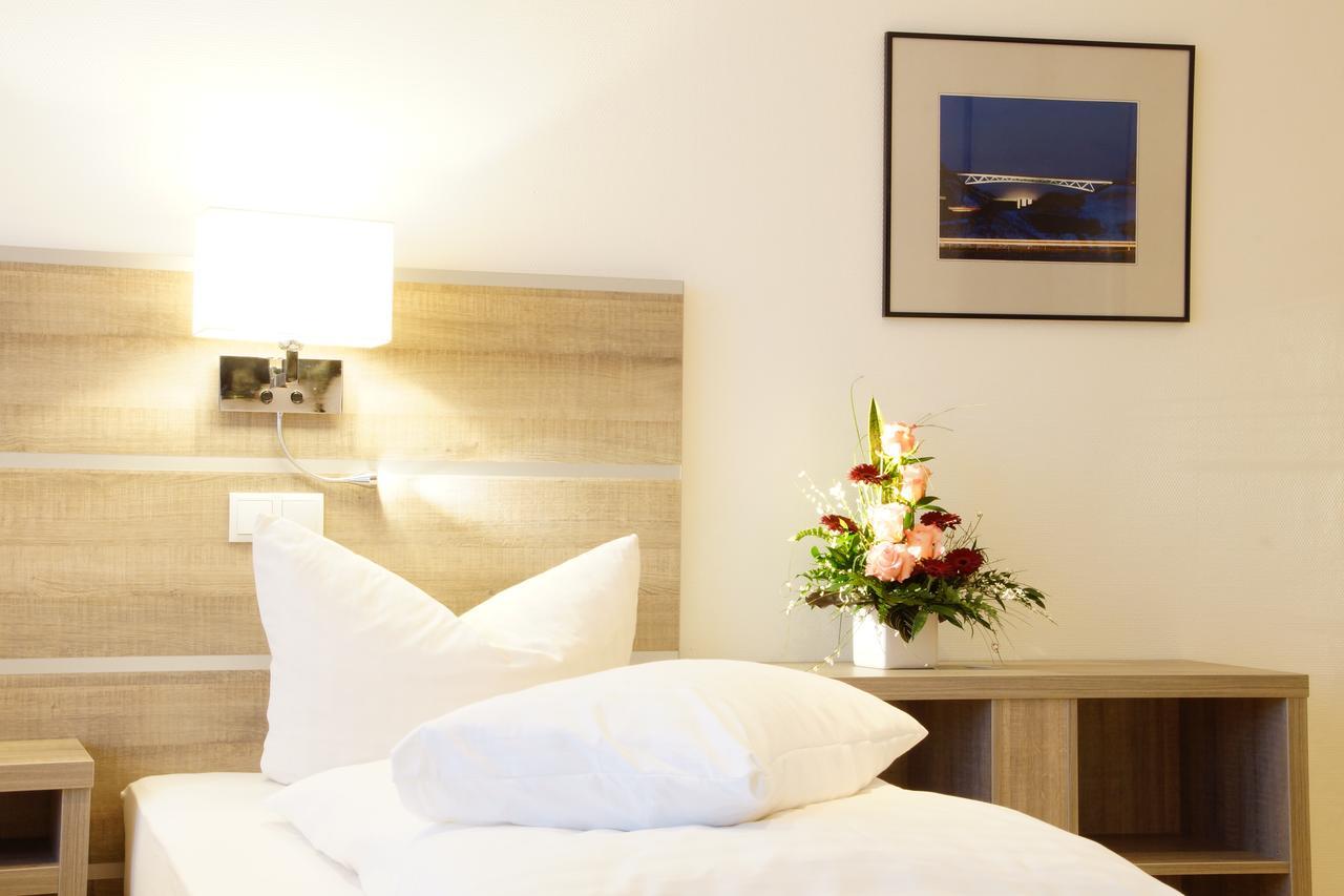 Hotel Spitzenpfeil Michelau in Oberfranken ภายนอก รูปภาพ