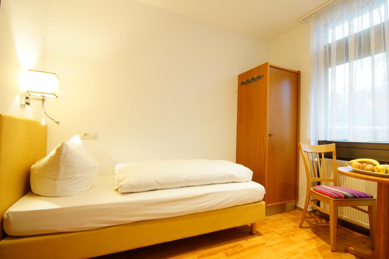 Hotel Spitzenpfeil Michelau in Oberfranken ภายนอก รูปภาพ