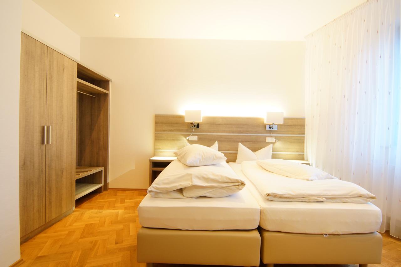 Hotel Spitzenpfeil Michelau in Oberfranken ภายนอก รูปภาพ