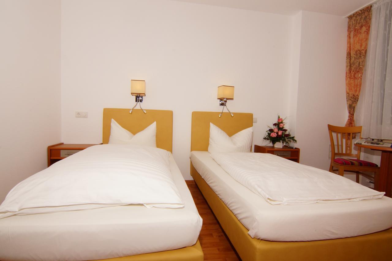 Hotel Spitzenpfeil Michelau in Oberfranken ภายนอก รูปภาพ