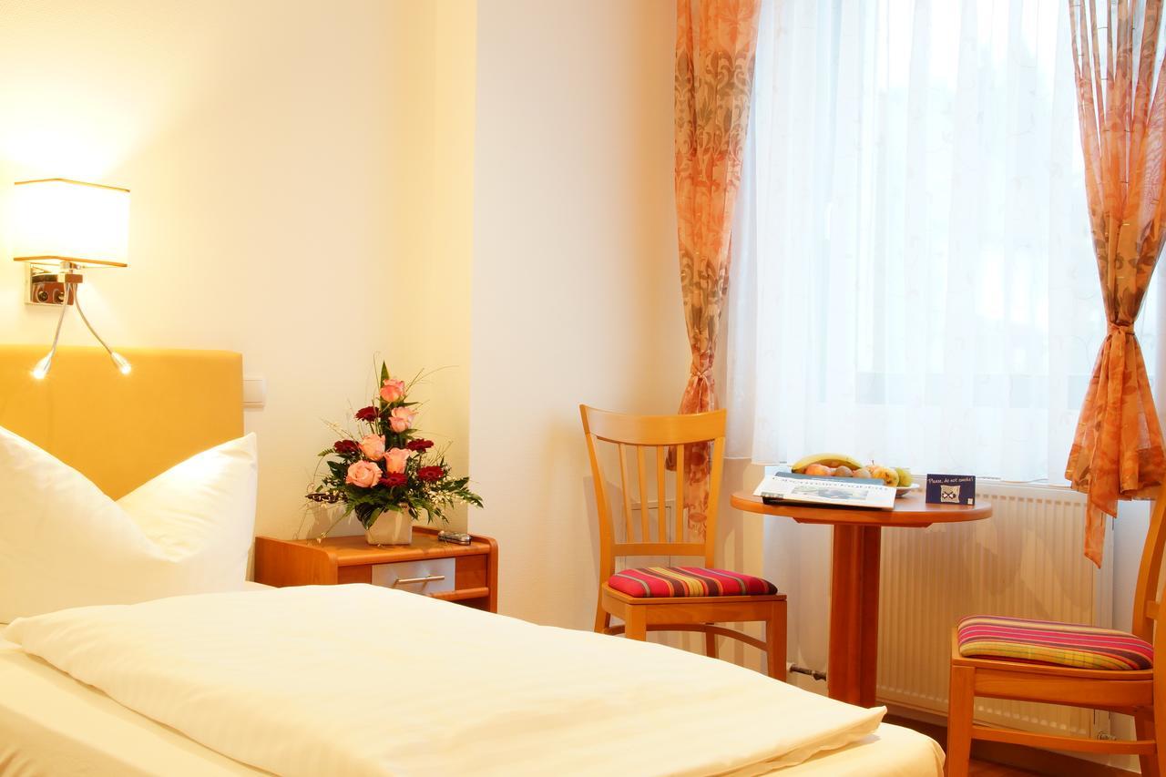 Hotel Spitzenpfeil Michelau in Oberfranken ภายนอก รูปภาพ