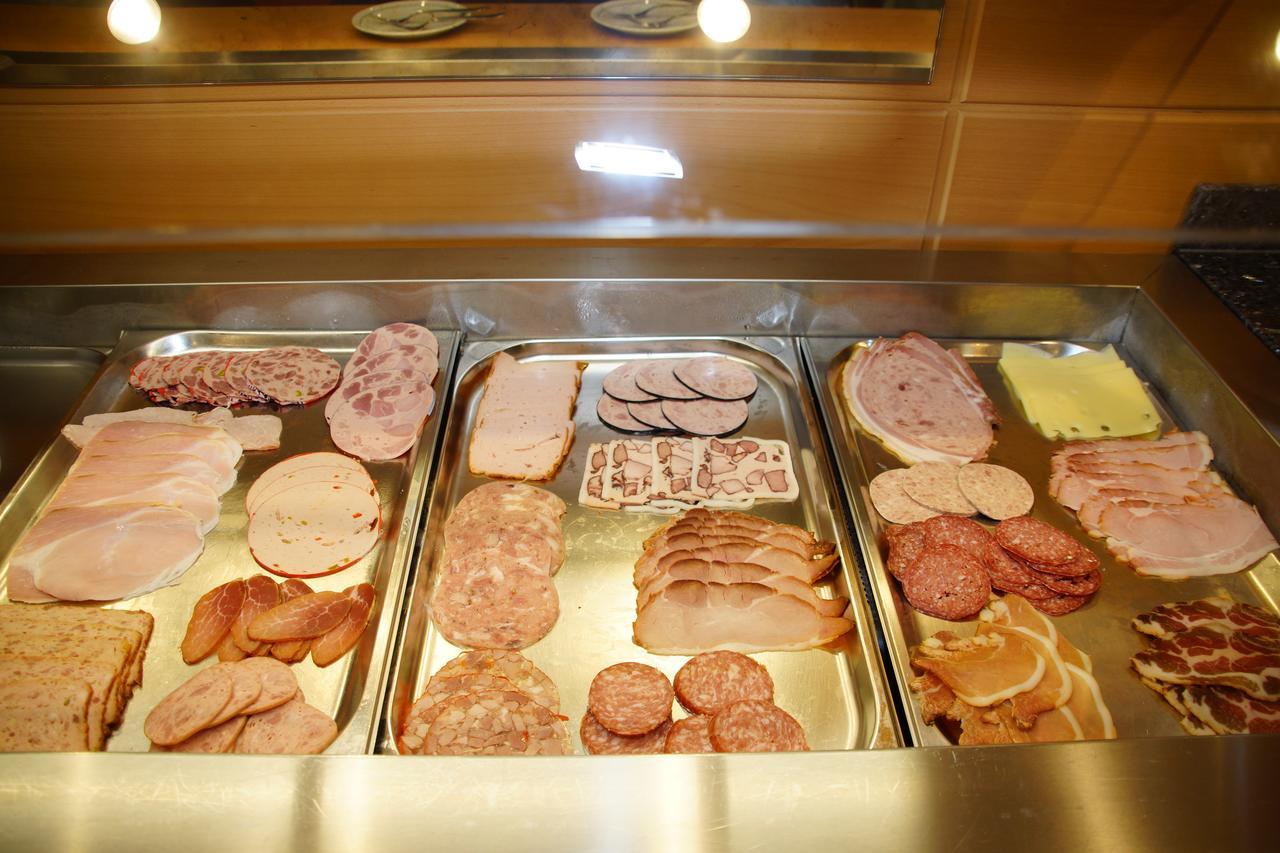 Hotel Spitzenpfeil Michelau in Oberfranken ภายนอก รูปภาพ