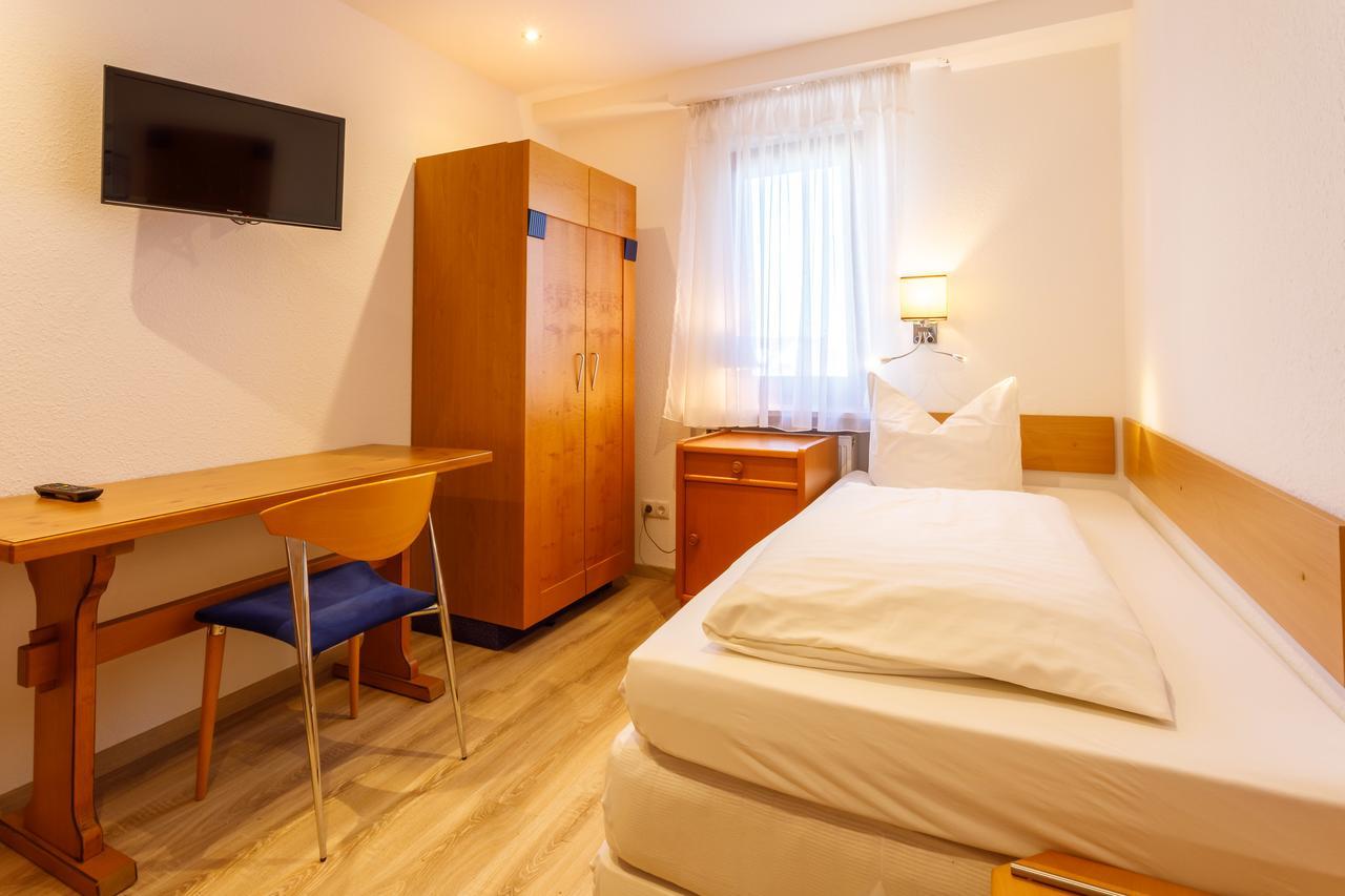 Hotel Spitzenpfeil Michelau in Oberfranken ภายนอก รูปภาพ