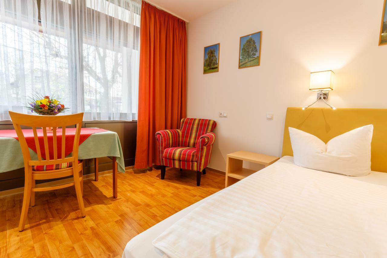 Hotel Spitzenpfeil Michelau in Oberfranken ภายนอก รูปภาพ